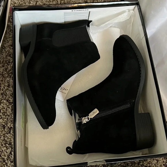 NWT Black suede bootie size 6 or 6.5 - Picture 6 of 6